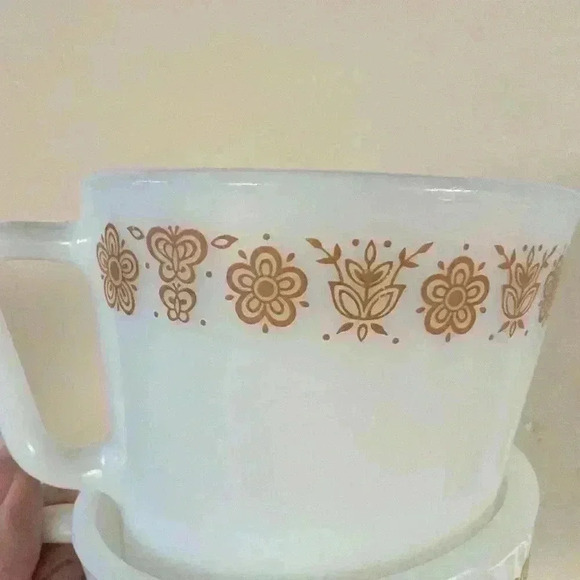 Vintage set of two  pyrex cups - Picture 2 of 5